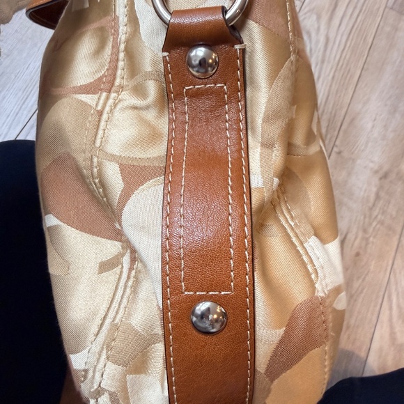 Coach Authentic Optic Signature Zoe Bag - Picture 4 of 16